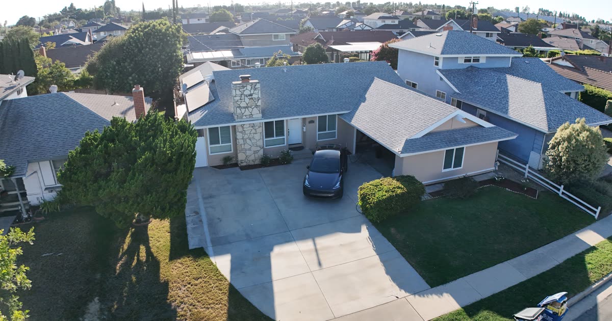 9393 Ethel St: Turnkey Single Level Pool Home in Fairway Park
